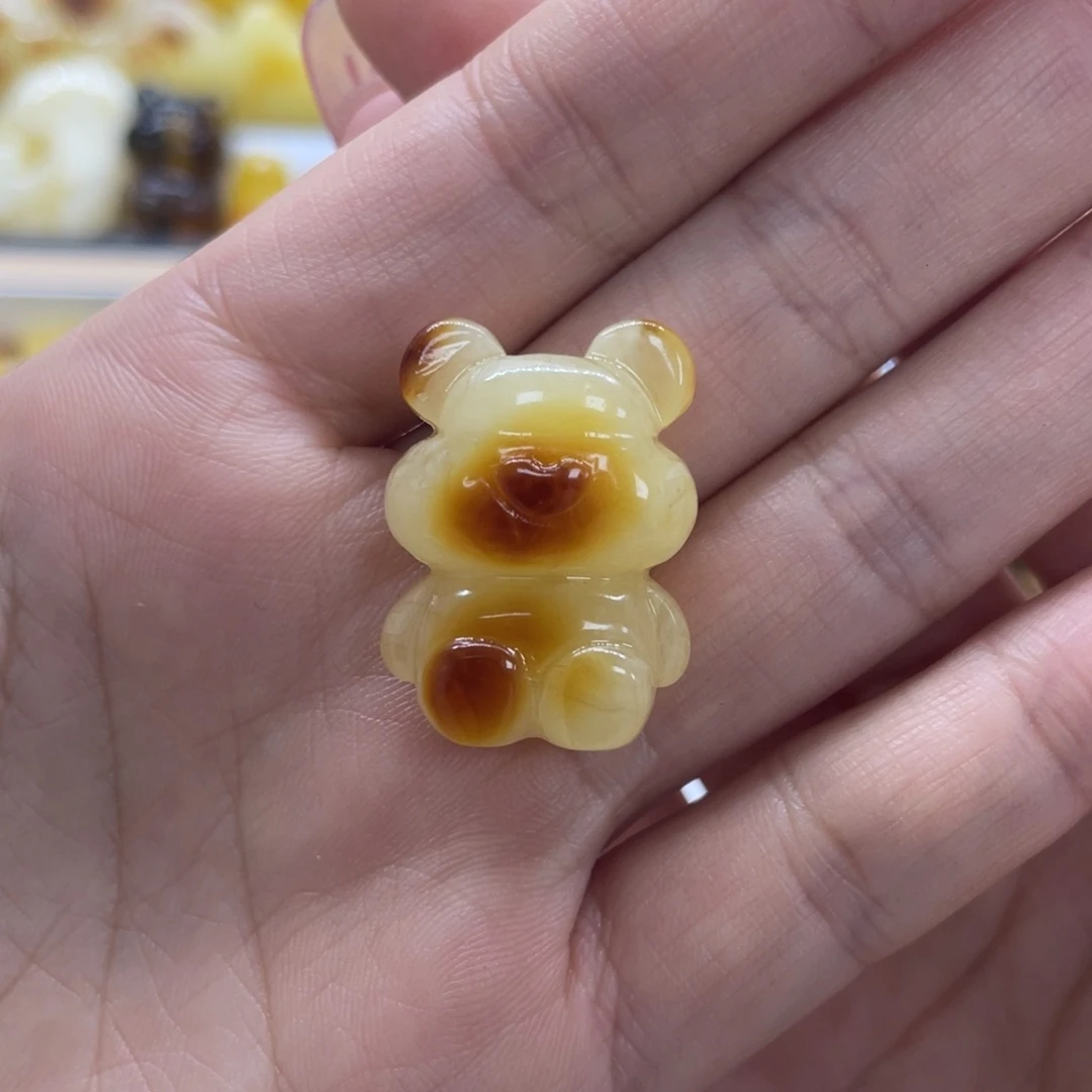 琥珀裸石未镶嵌3.7克小熊