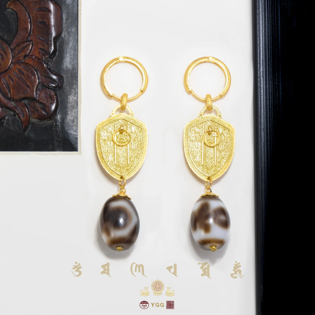 员格格MTCF67/18K金乙巳TAI-玛瑙耳坠（多样性发）