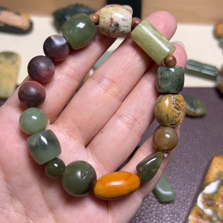 和***财岫岩河磨玉（透闪石质玉）未镶嵌颈饰