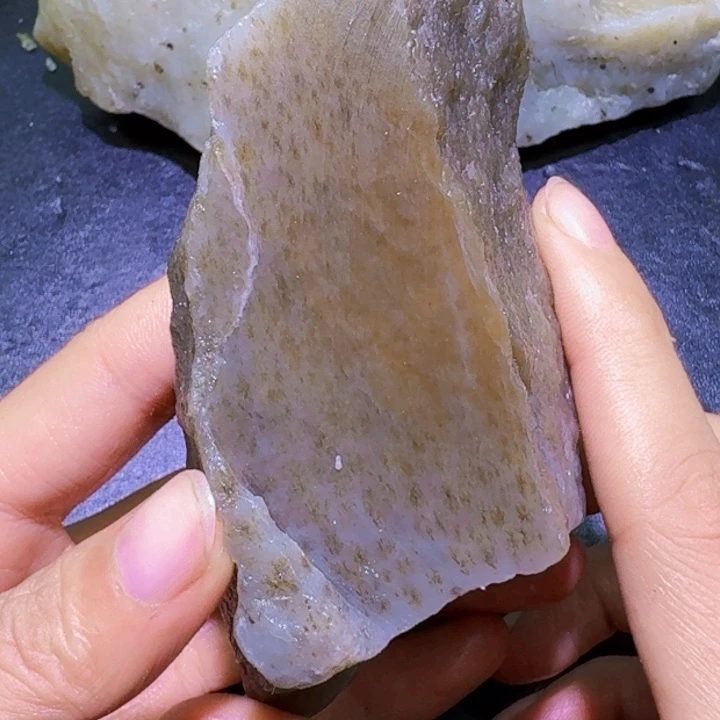 未镶嵌和田玉（糖玉）珠宝半成品