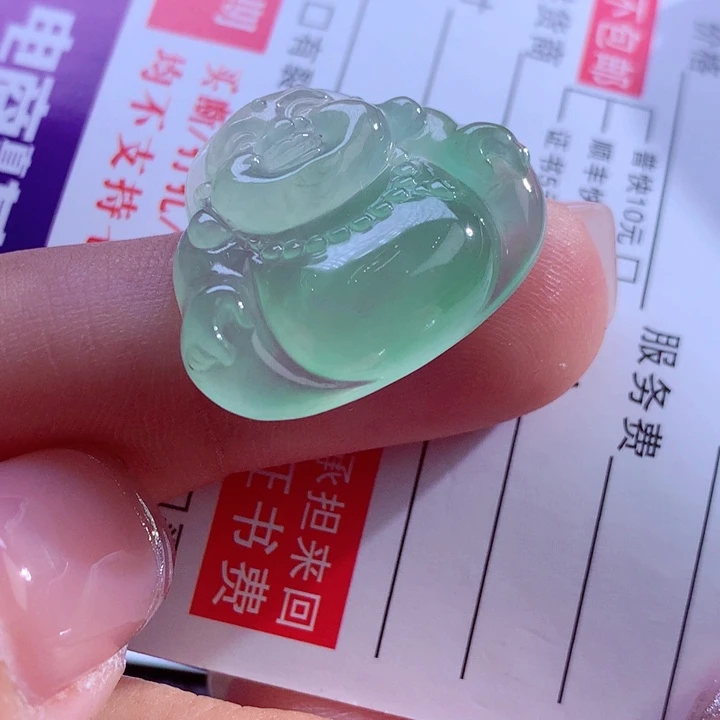 周***柜颈饰未镶嵌翡翠缅甸