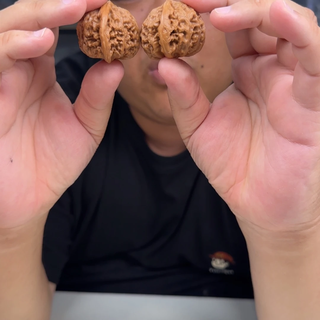 文玩核桃把件38左右宫灯