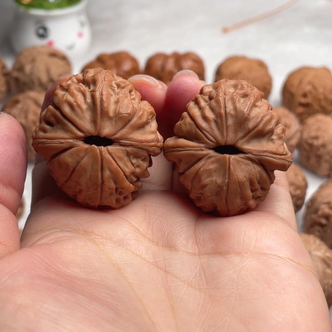 i***p文玩核桃把件W30 36 大团圆