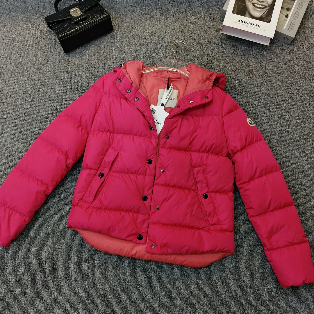 99新 MONCLER 粉色连帽羽绒服 女款 尺码0/F1600792