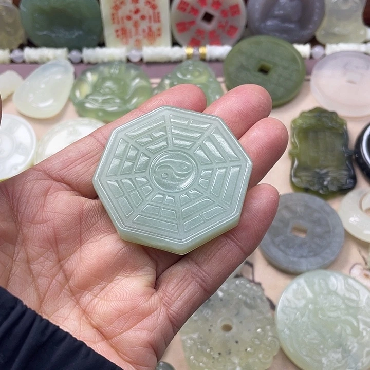 蛇纹石玉合金颈饰