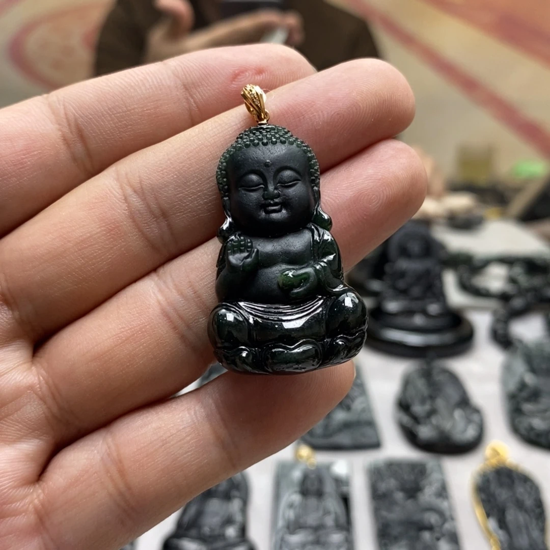 翡翠18K金镶嵌颈饰宝宝佛