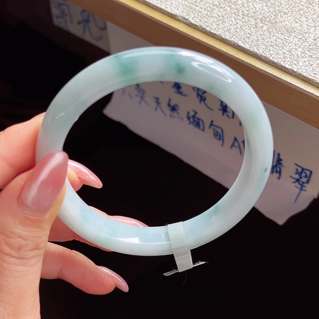 翡翠未镶嵌手镯手镯