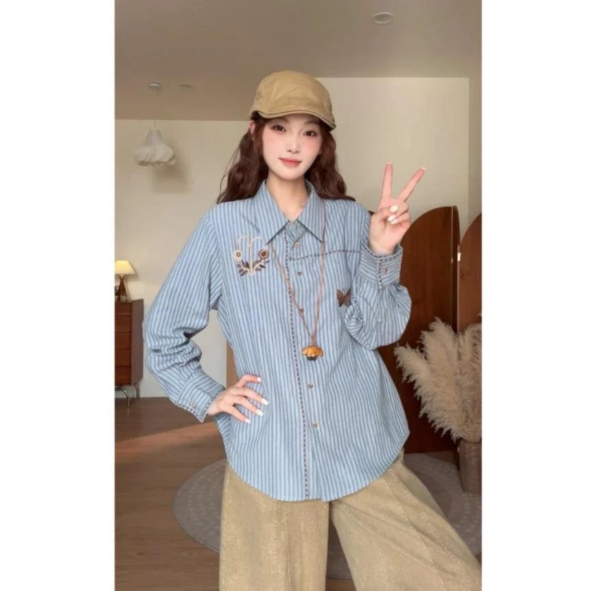 上衣【陌蝶】秋季设计师新款时尚洋气百搭条纹刺绣蝴蝶中长款衬衫女