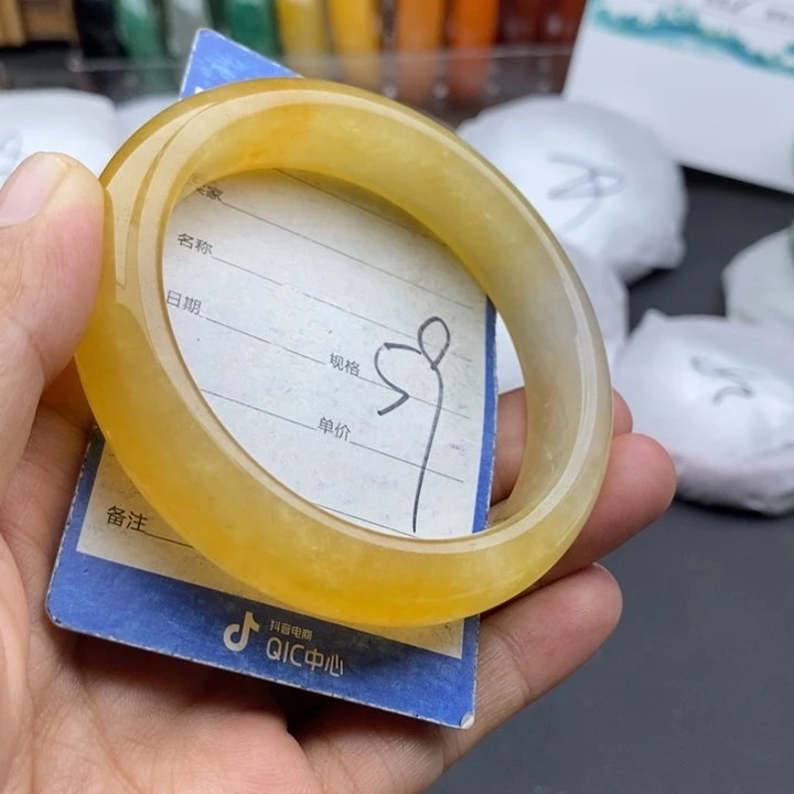 未镶嵌手镯石英质玉