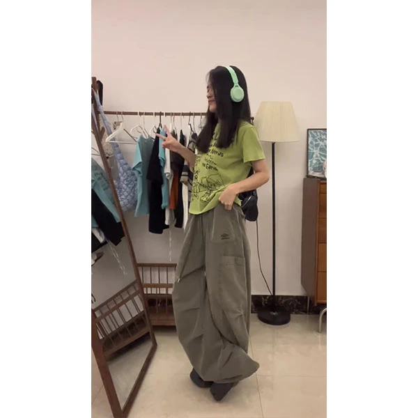 独特趣味印花正肩短袖T恤女夏季修身显瘦短款上衣工装裤套装