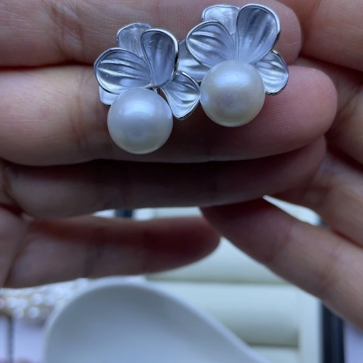 淡水珍珠银S925镶嵌耳饰