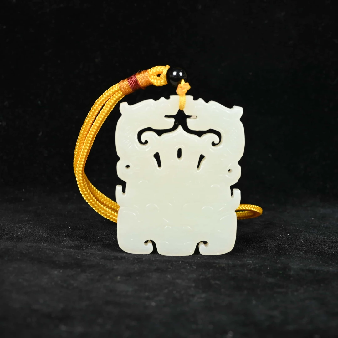 清代龙纹兽面玉佩/YJK.038373/集萃斋