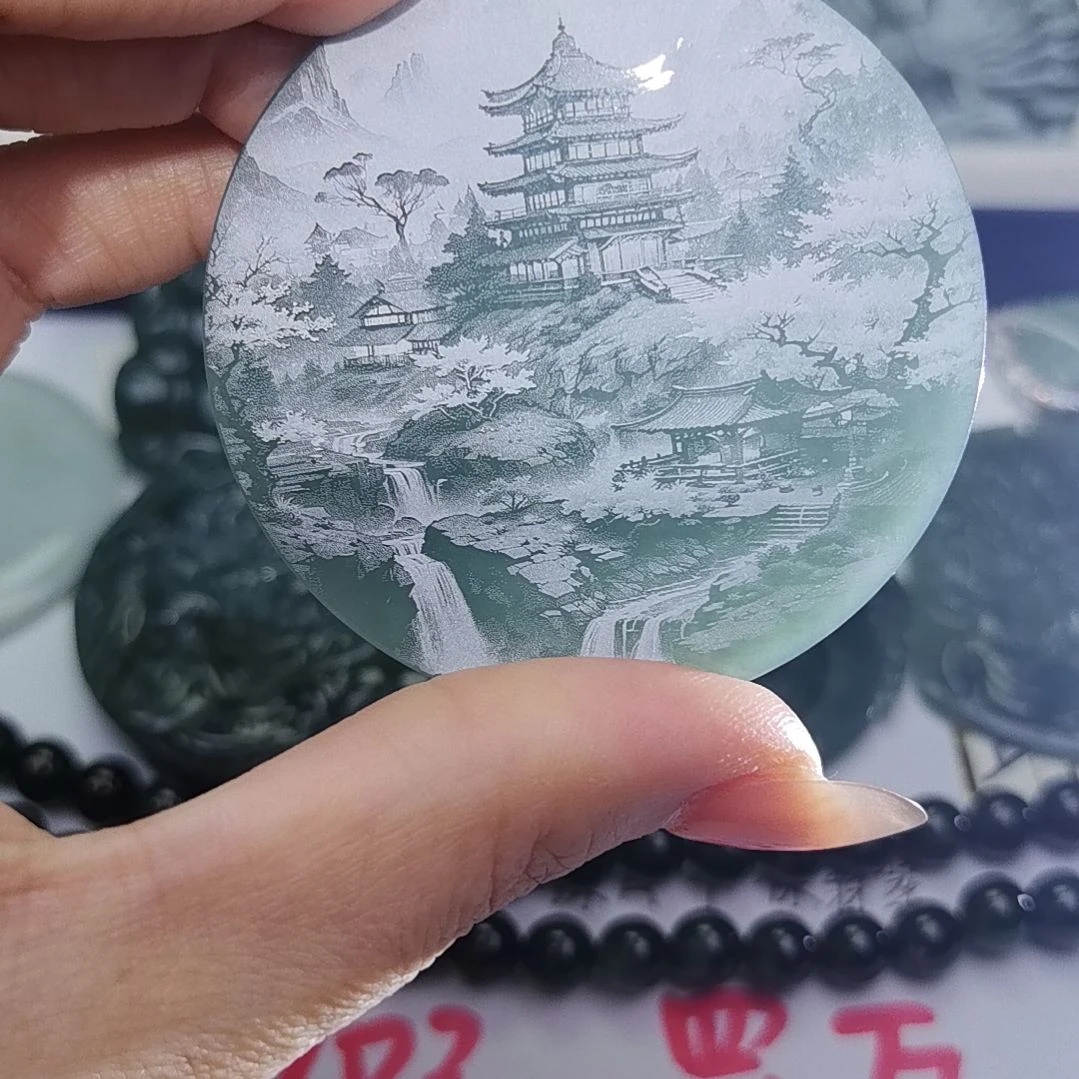 翡翠颈饰未镶嵌天然的A货翡翠