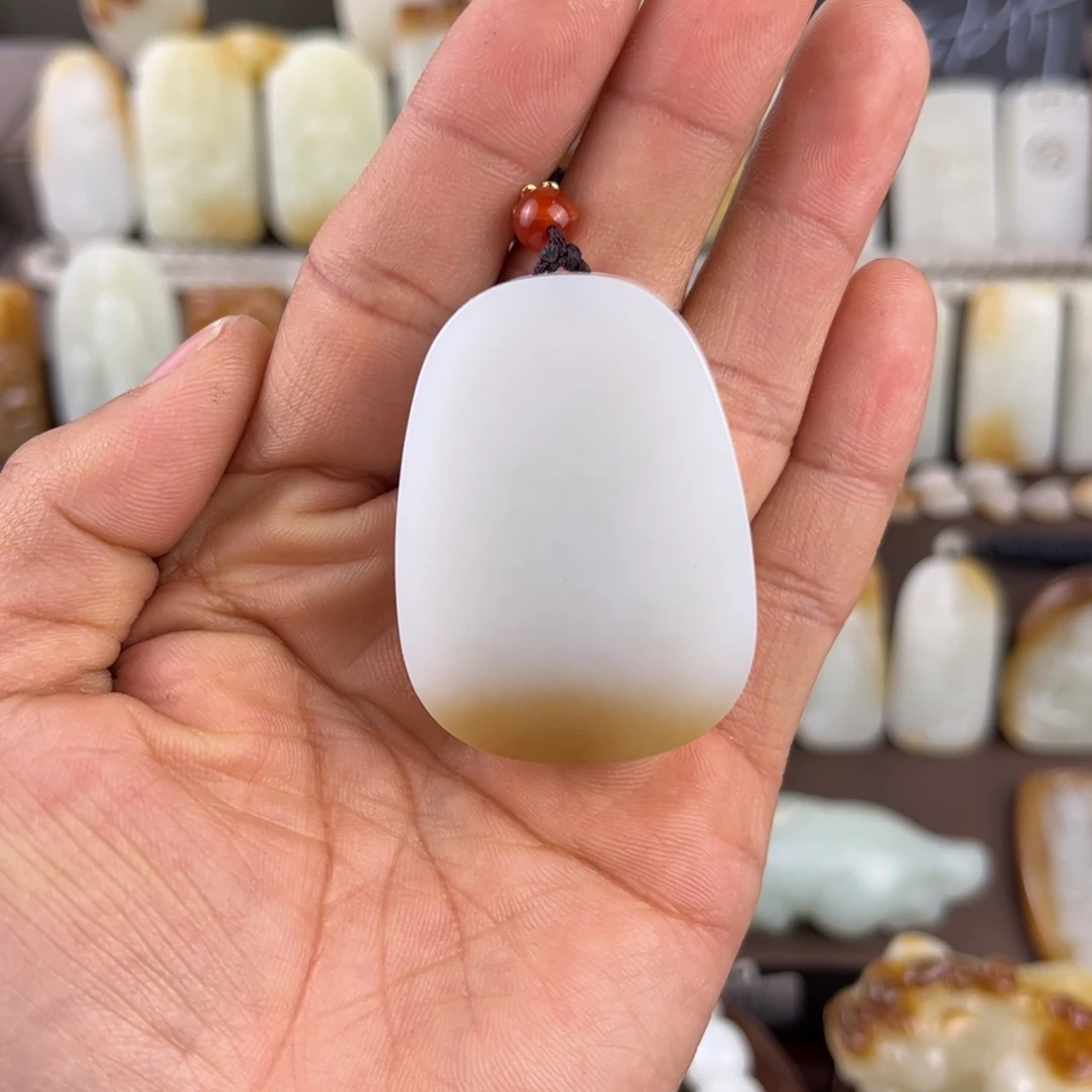 和田玉（糖玉）未镶嵌颈饰