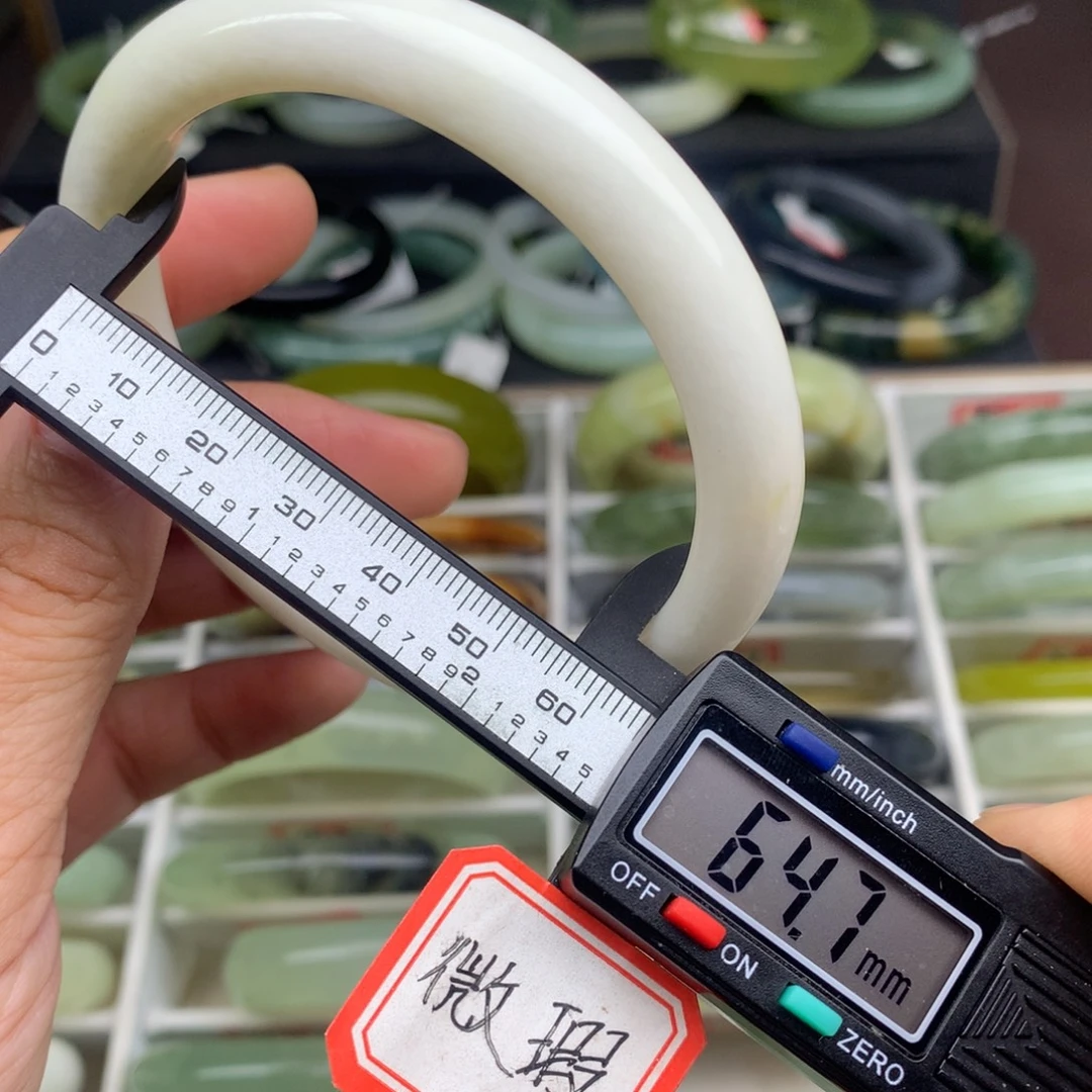 蛇纹石玉未镶嵌手镯503