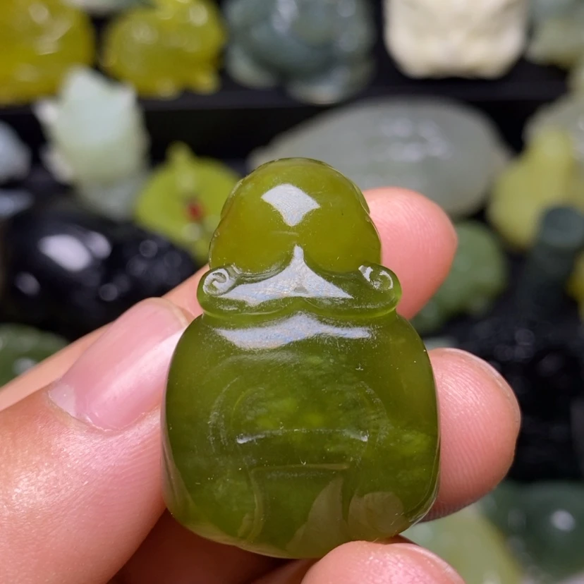 【闪购商品】蛇纹石玉颈饰未镶嵌嘟****了