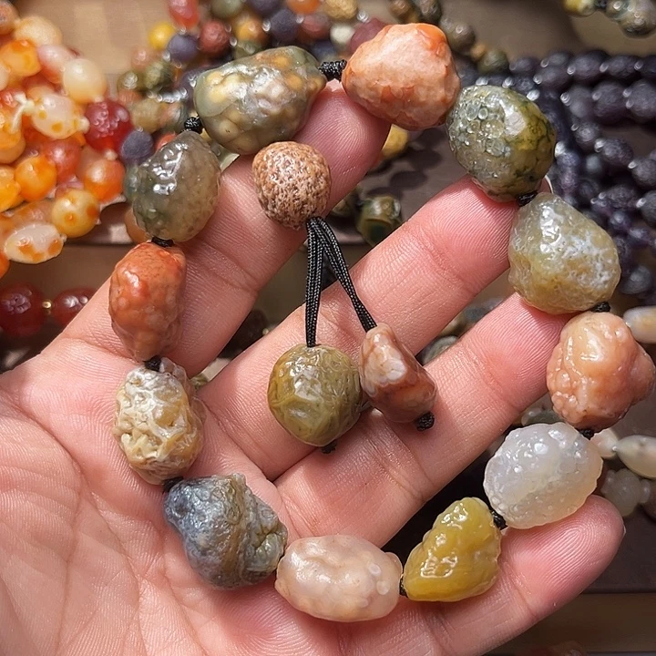 阿拉善彩玛瑙手串