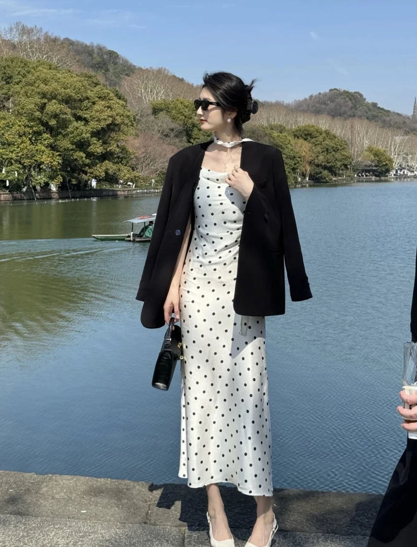 【现货】【丢丢】百搭领设计感轻奢宽松型轻职风西装连衣裙套装女春夏