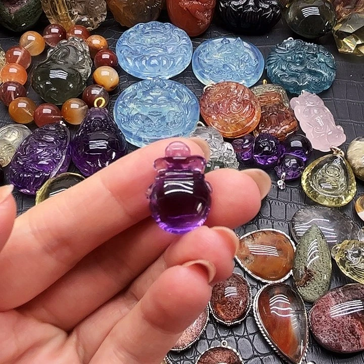 未镶嵌颈饰水晶听**笛