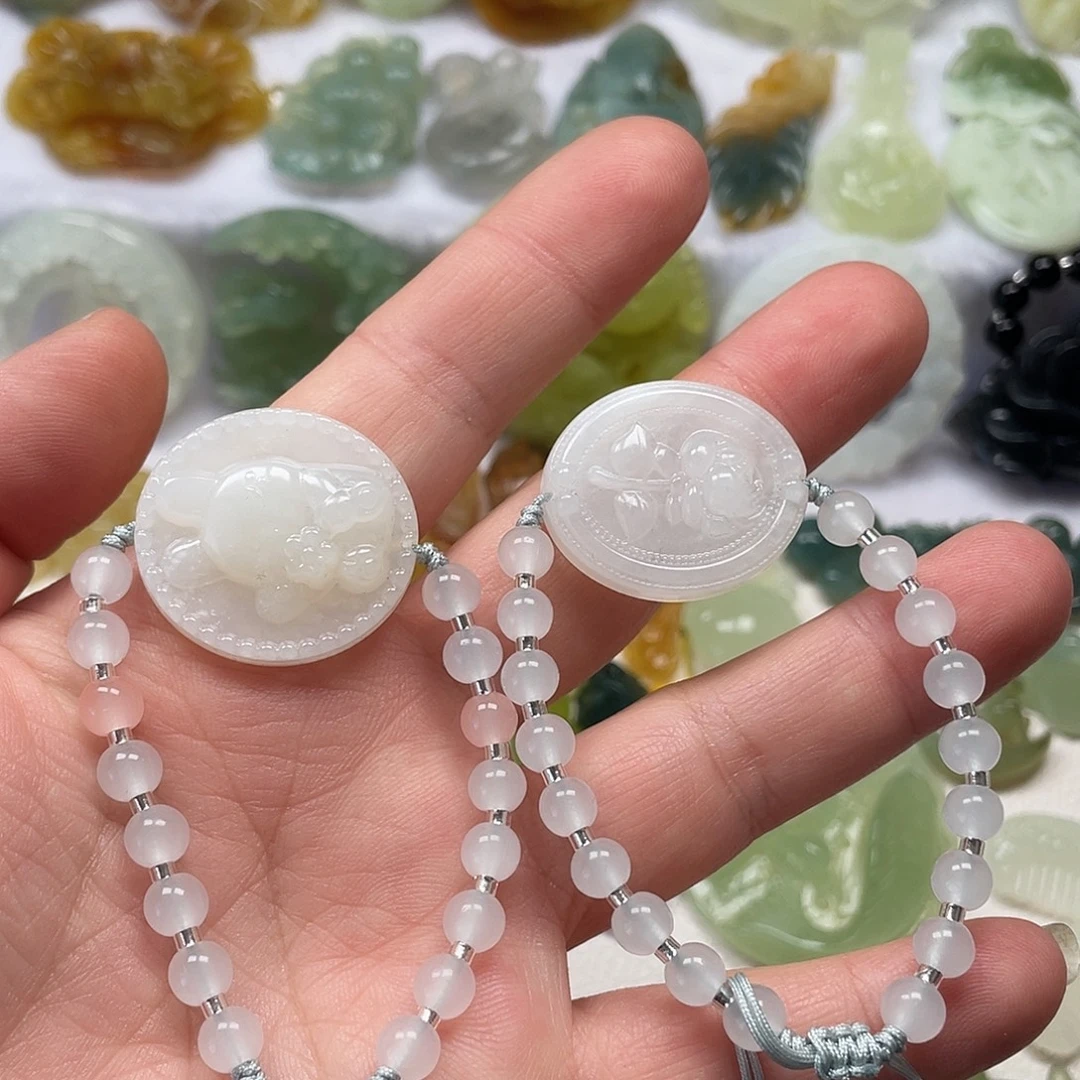 蛇纹石玉未镶嵌颈饰