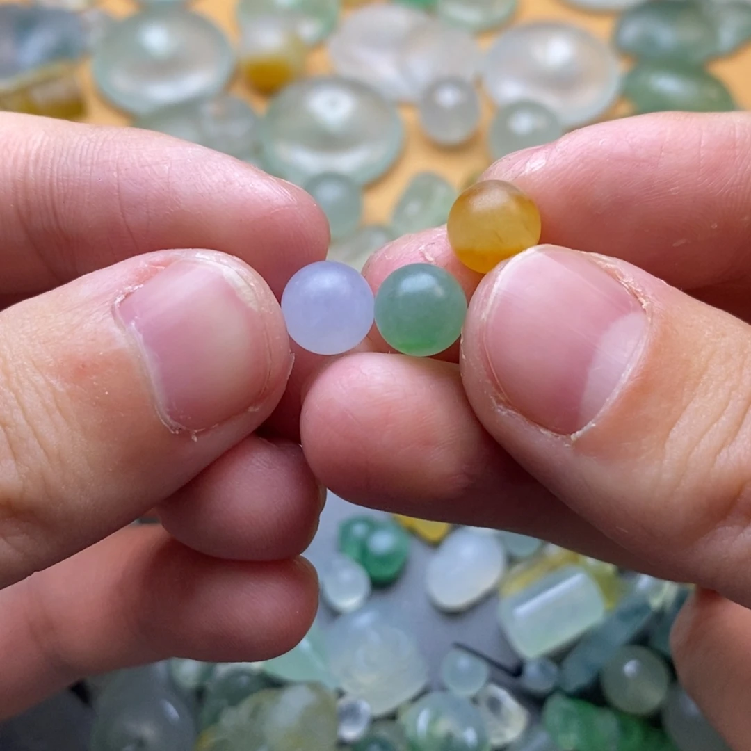 定制翡翠未镶嵌给***松珠子