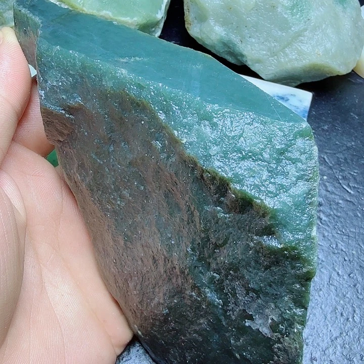 和田玉（糖玉）未镶嵌珠宝奇石