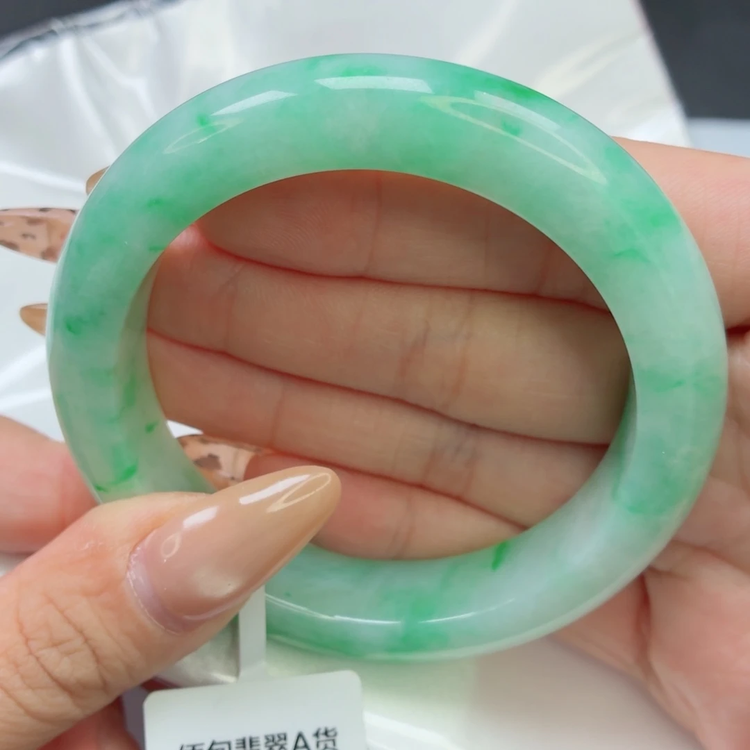 未镶嵌手镯翡翠18