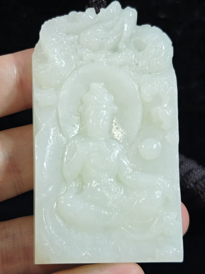 旧藏天然和田玉自在观音玉牌74克73*43*9mm