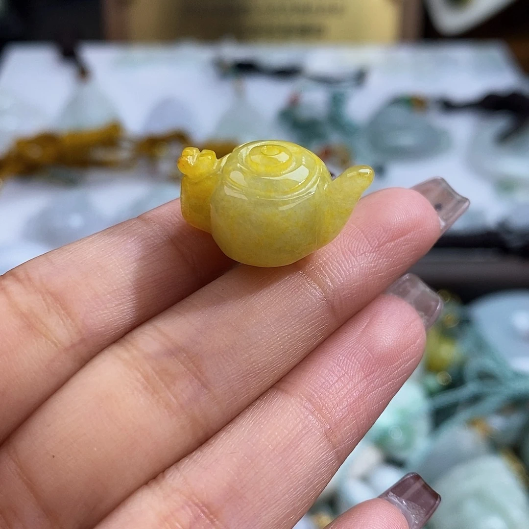 翡翠未镶嵌颈饰7549