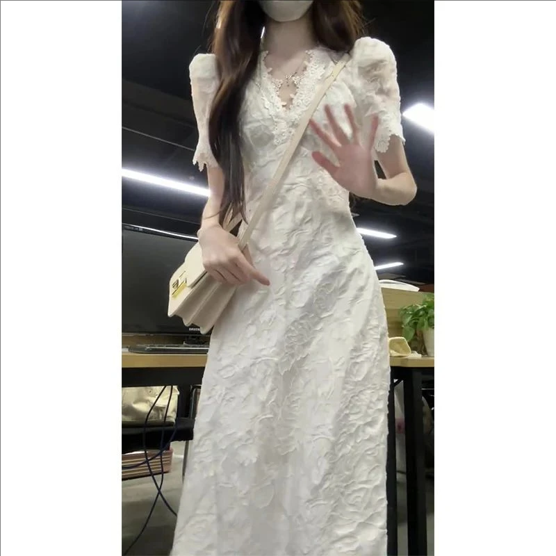 连衣裙女2025夏季新款法式气质蕾丝拼接收腰显瘦泡泡袖中长款裙子
