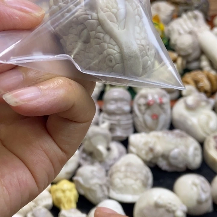 是***～配饰鹿角雕刻一个出