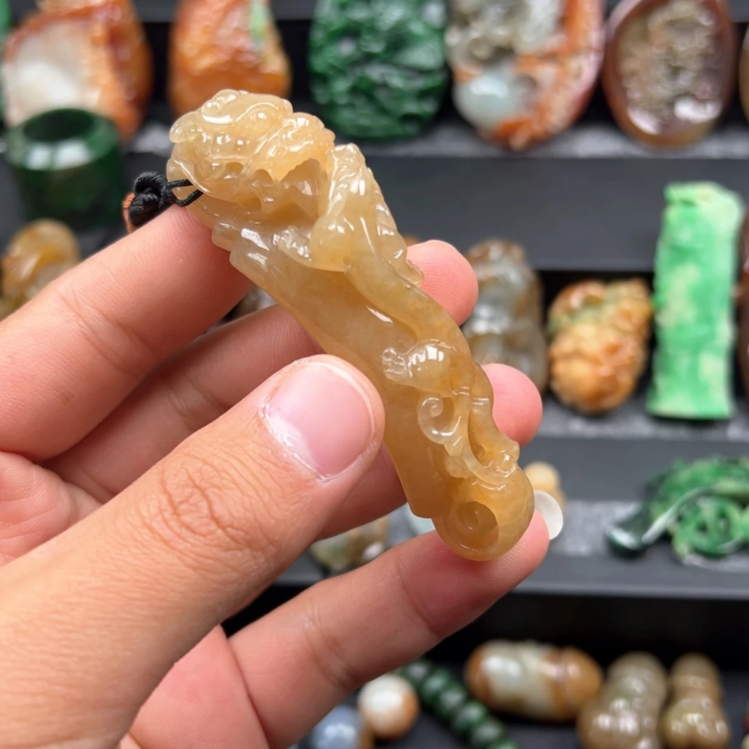 翡翠颈饰未镶嵌翡翠黄翡龙勾