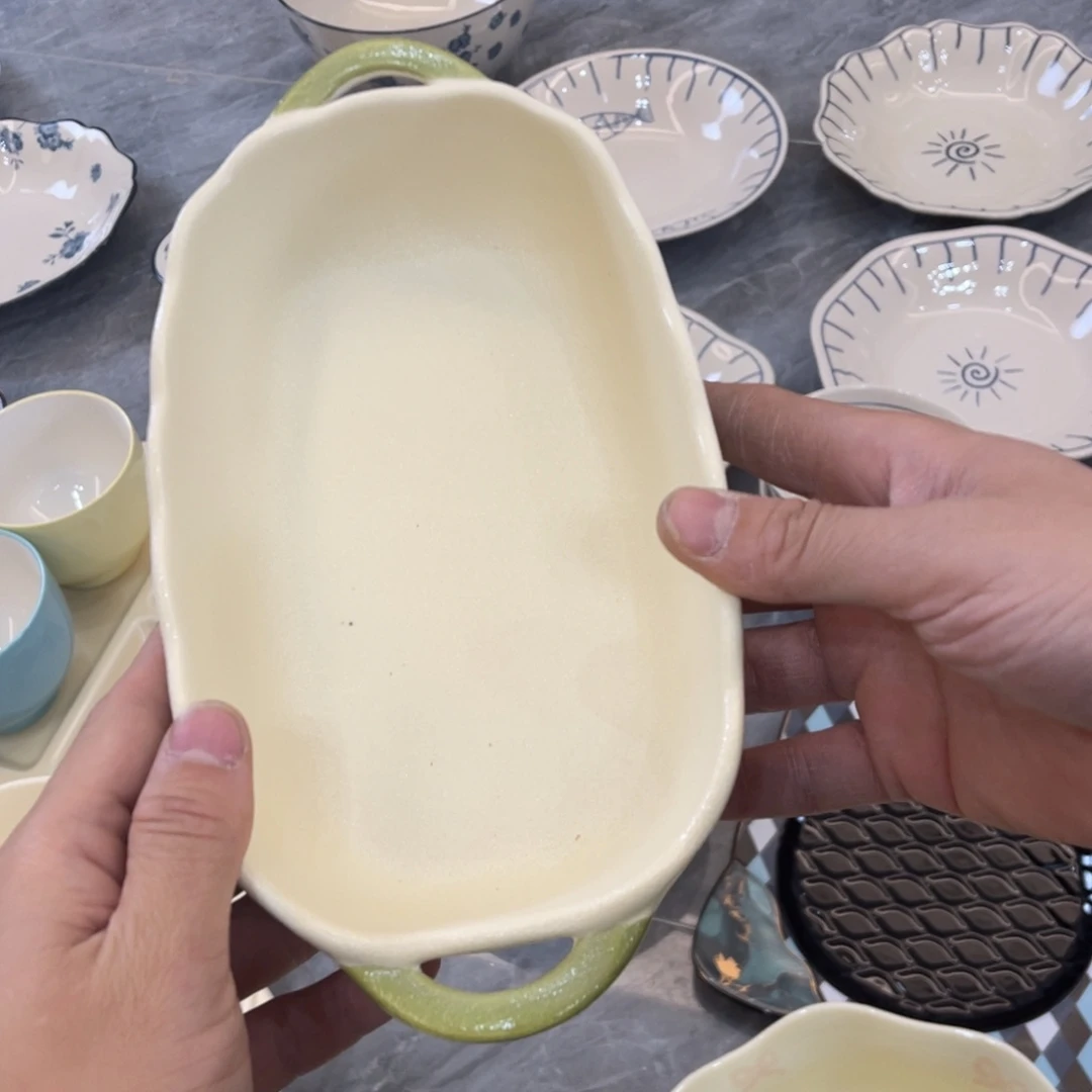 陶瓷微瑕餐具介意勿拍，满18飞！