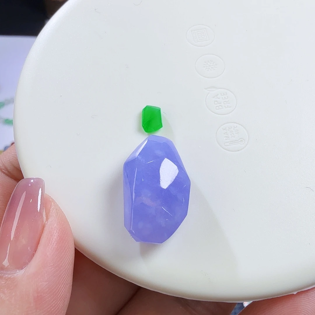 翡翠未镶嵌颈饰裸石