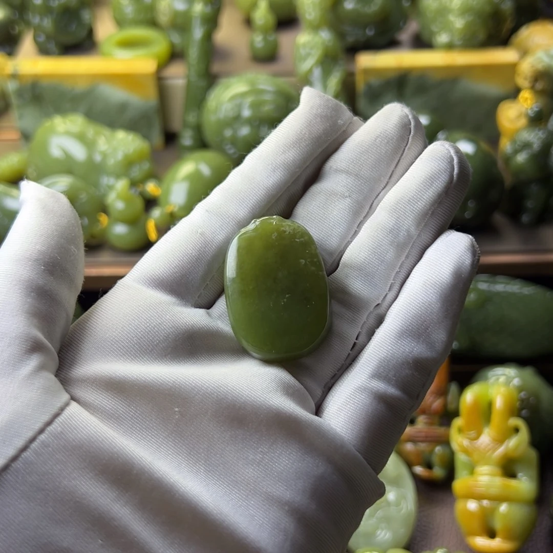 岫岩老玉（透闪石质玉）挂件未镶嵌