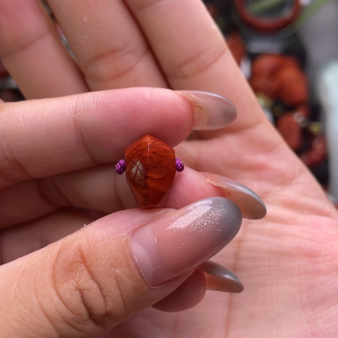 【闪购商品】未镶嵌火焰纹三通10mm南红玛瑙