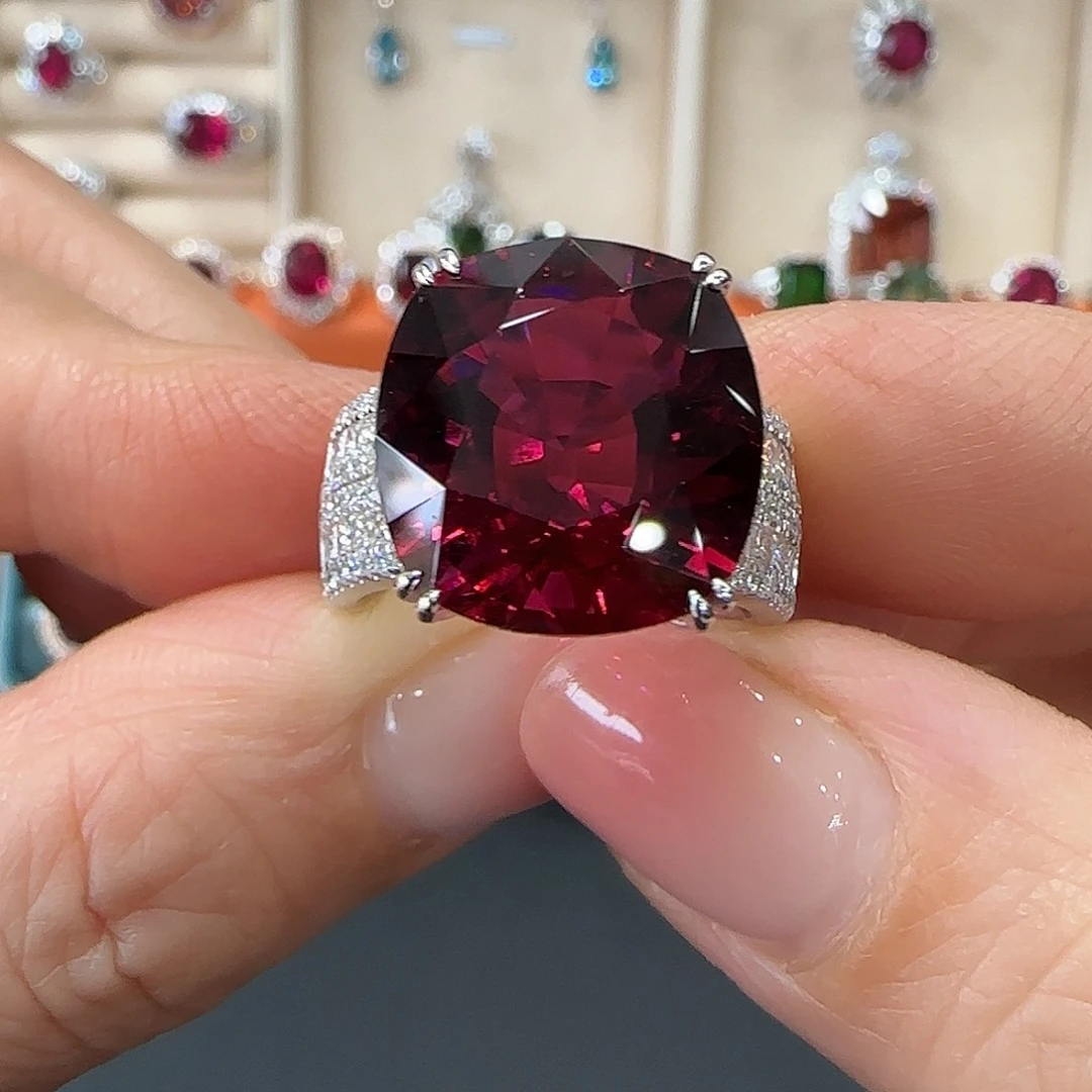 18K金镶嵌戒指碧玺12.55ct