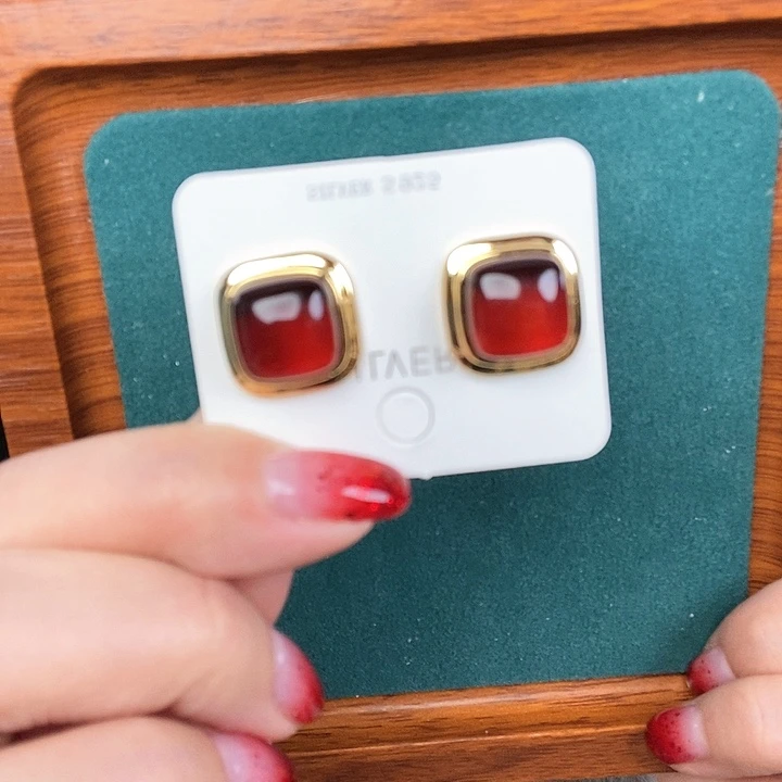 血珀耳饰银S925镶嵌耳钉