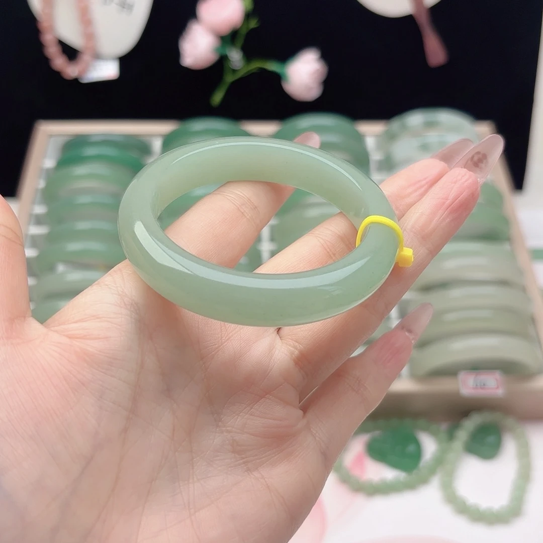 石英质玉未镶嵌手镯