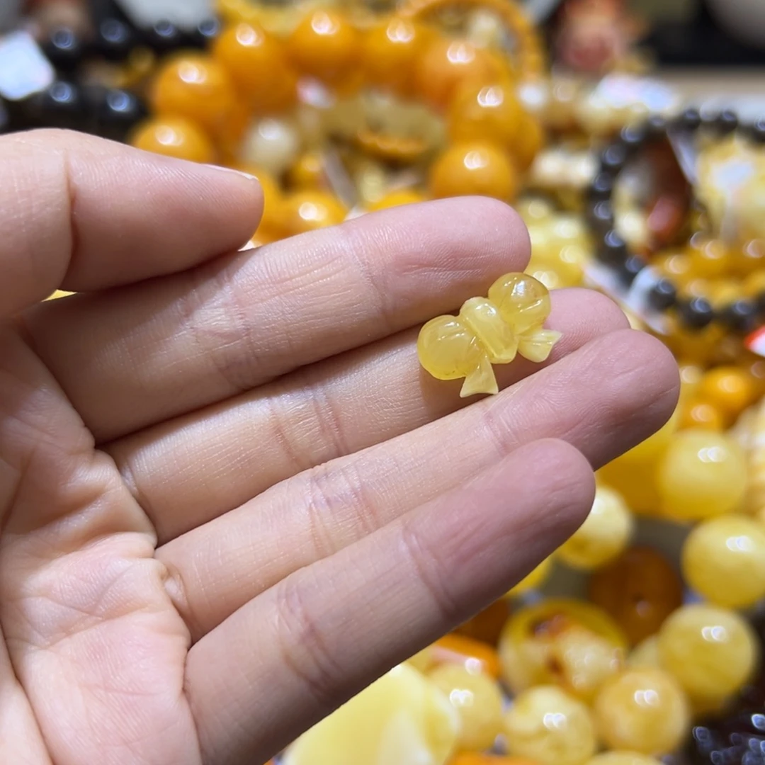 琥珀珠宝奇石未镶嵌