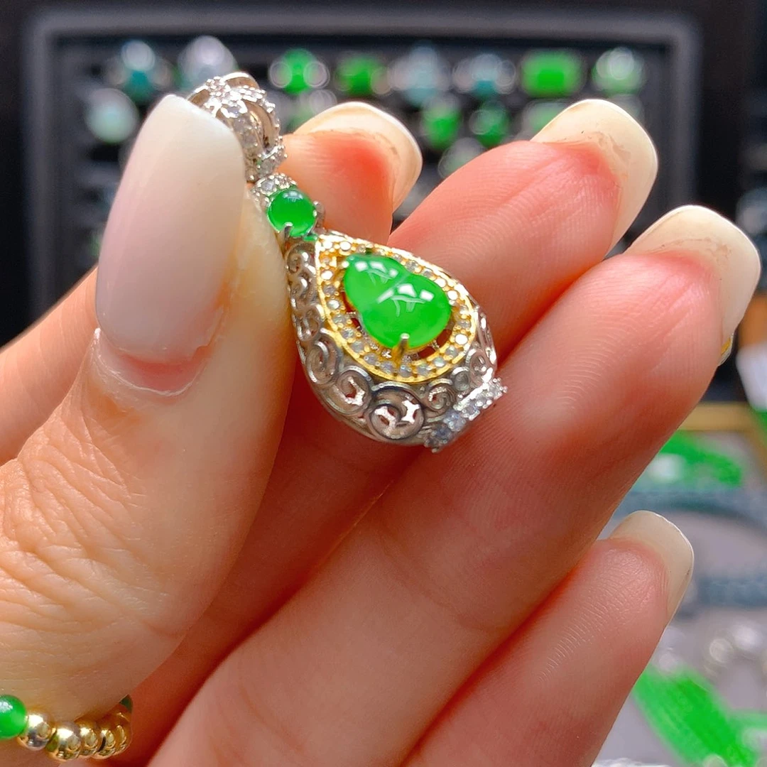 未镶嵌翡翠耳饰天然翡翠