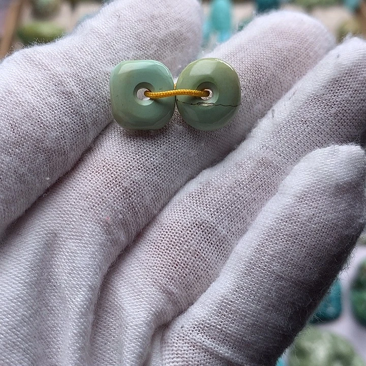 绿松石未镶嵌珠宝奇石直径11+特色菜籽黄扣子一对