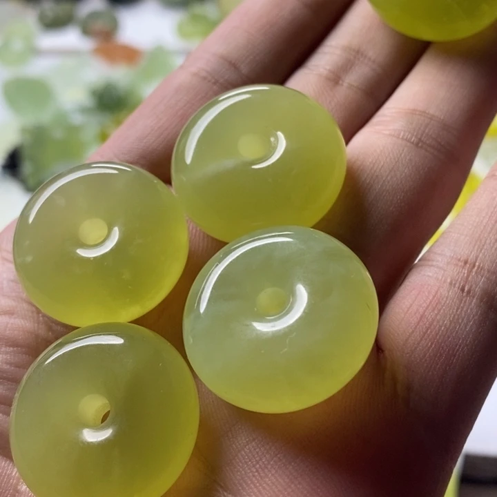 蛇纹石玉未镶嵌颈饰天然