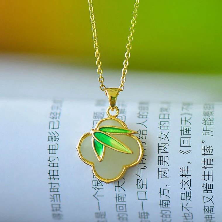 天然玉石和田玉四叶草气质吊坠