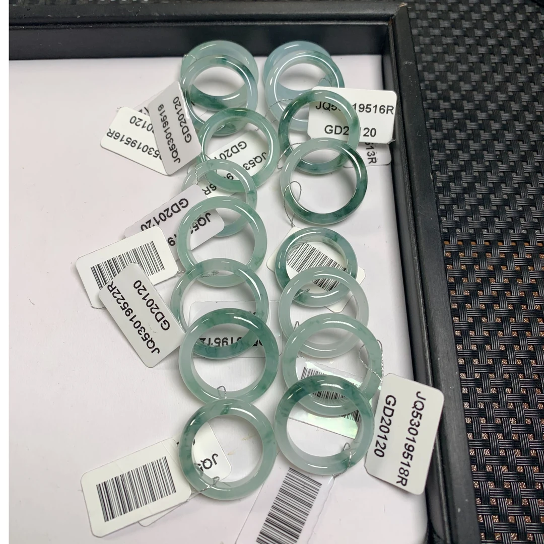 翡翠A货戒圈多样性发货，发一件120