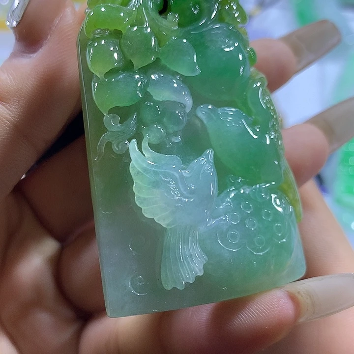 翡翠未镶嵌颈饰天然翡翠A货吊坠