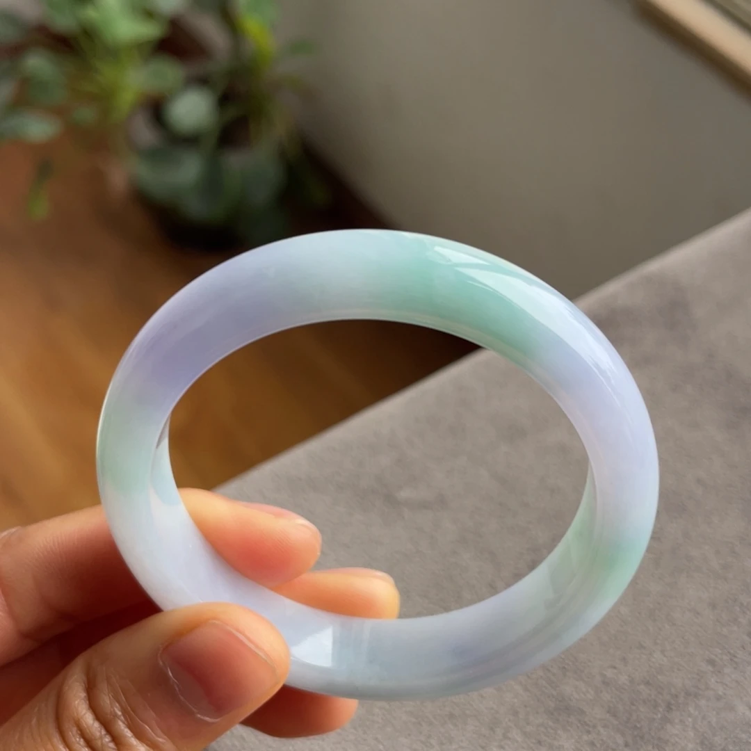 翡翠未镶嵌手镯春彩