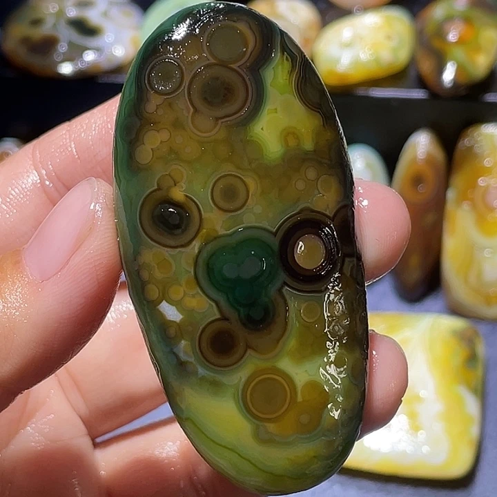 玛瑙/玉髓未镶嵌珠宝奇石