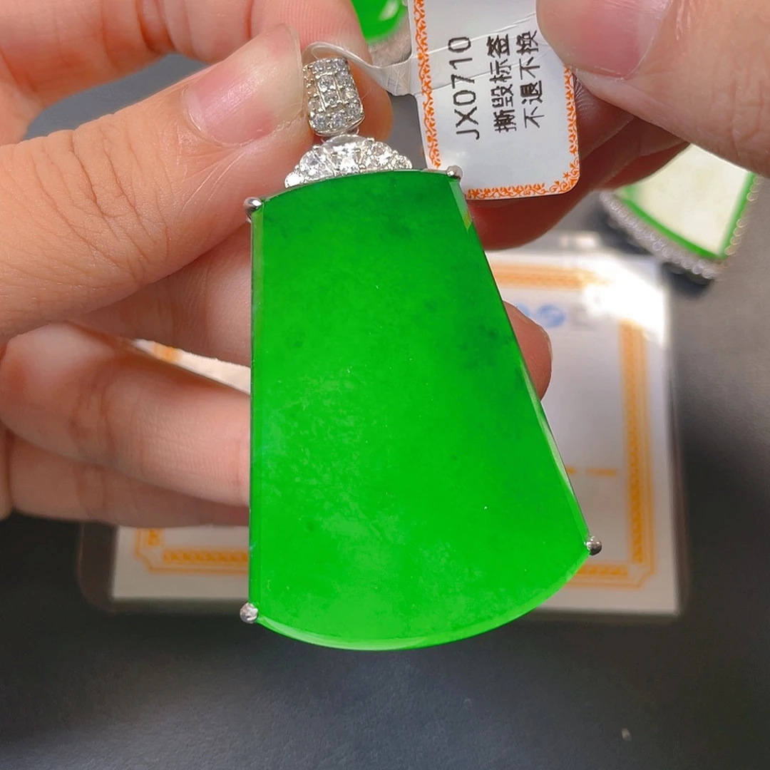 【闪购商品】颈饰银S925镶嵌翡翠翡翠