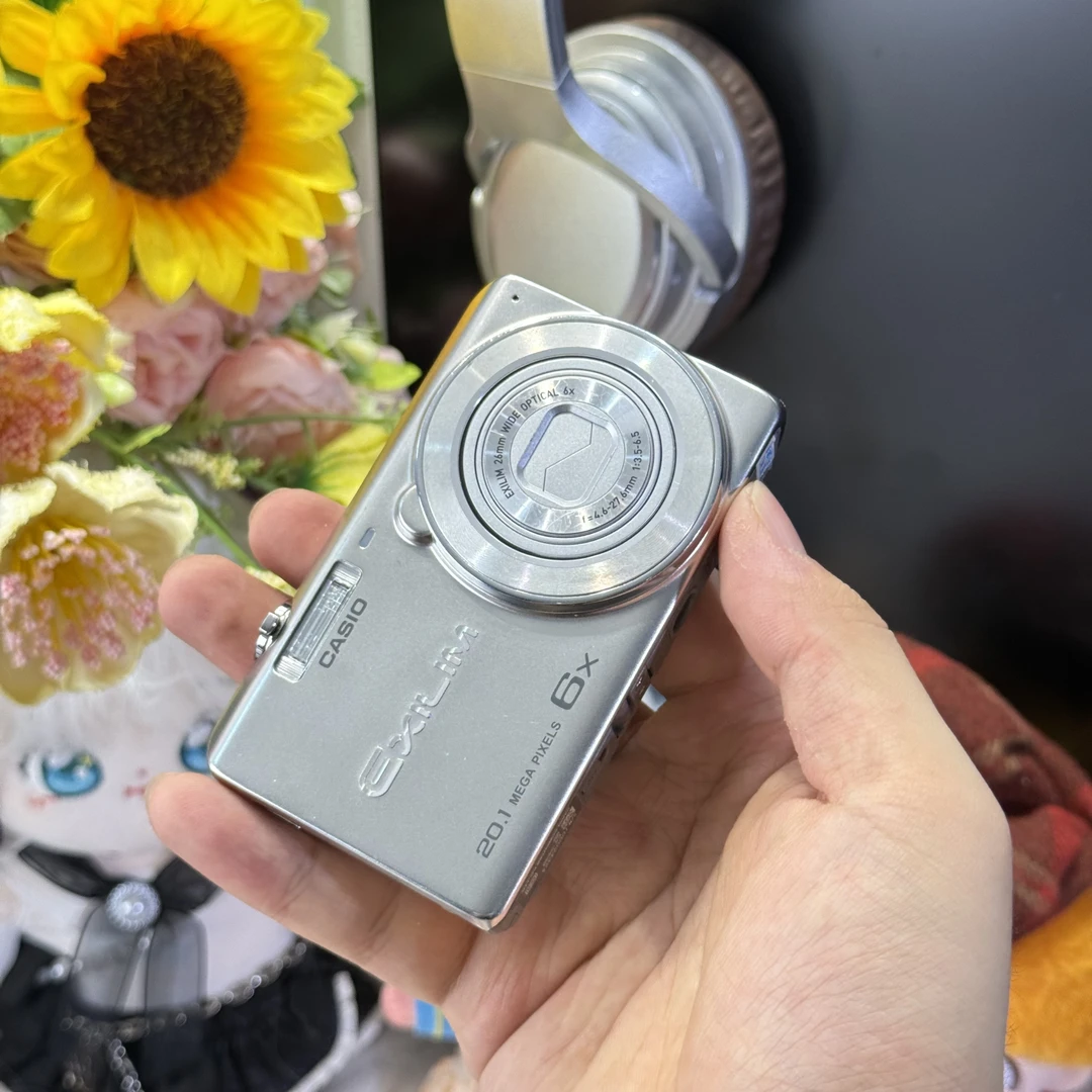 9新 Casio/卡西欧 卡西欧zs30冷白皮2000万像素滤镜多带配件